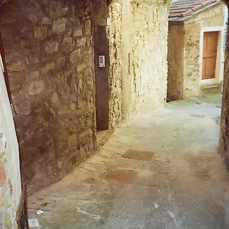 Apartman In 22514